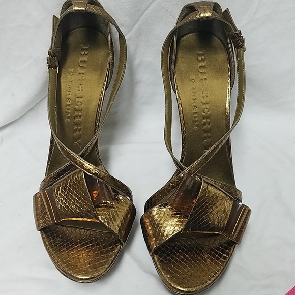 Burberry Bronze Bow Heels - Picture 2 of 8